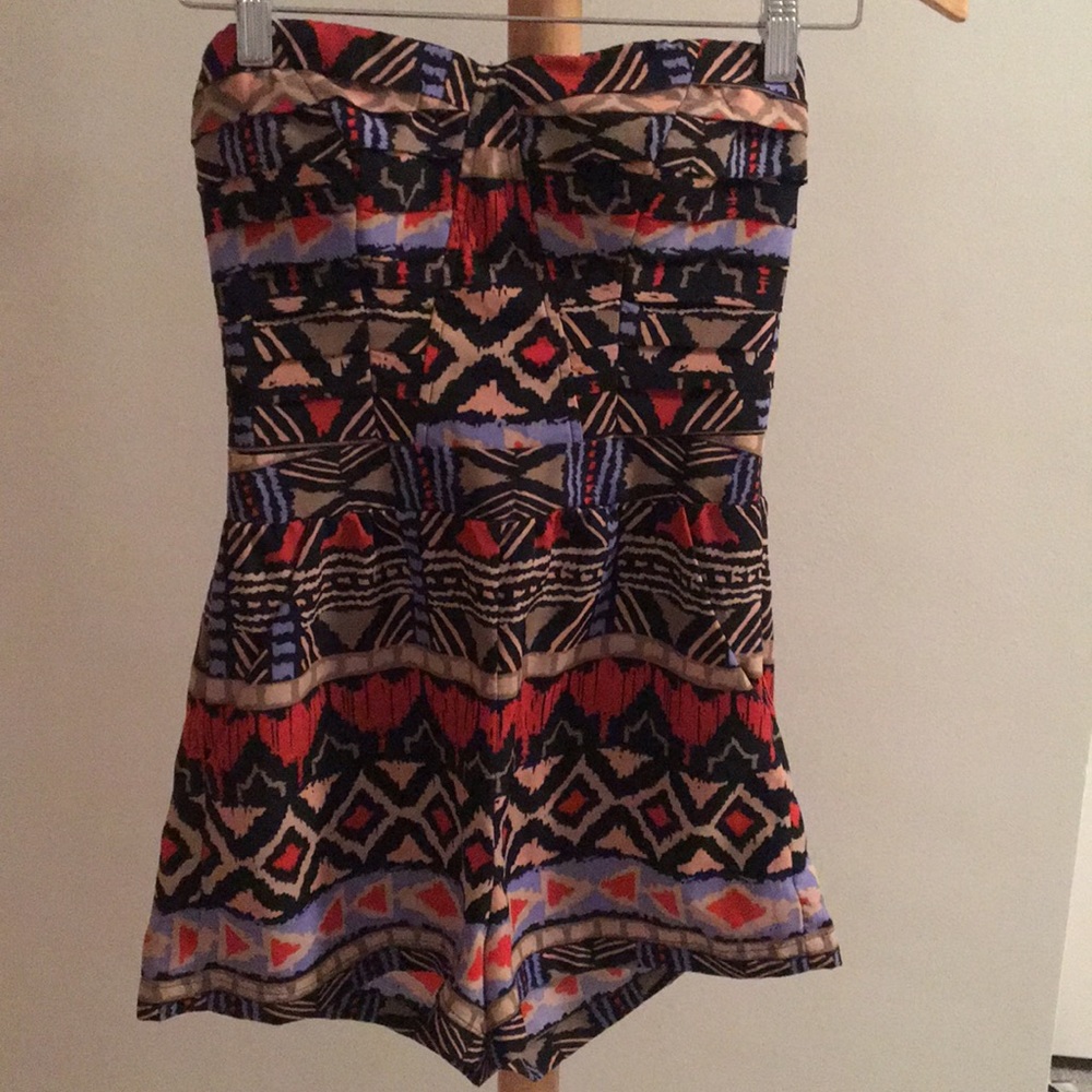 Strapless romper with tribal print